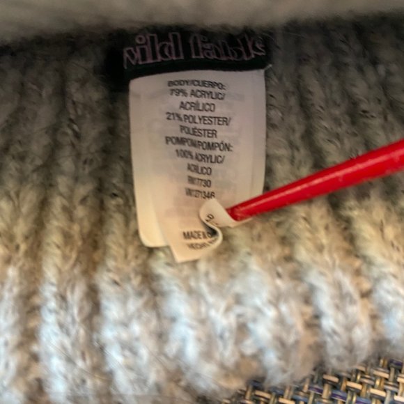 Wild Fable (Target) Pom Pom Knit Winter Hat, NWT - Picture 7 of 8